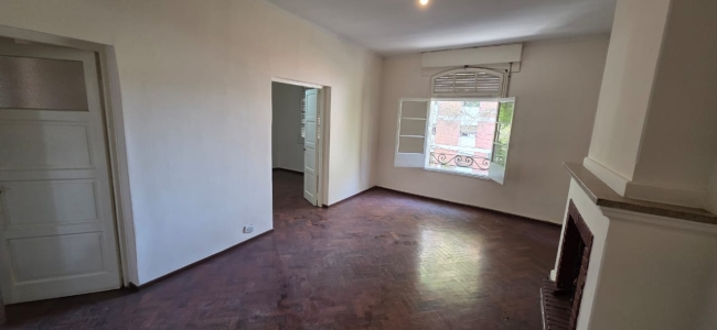 DEPARTAMENTO EN QUINTA SECCIÓN - SOBRE CALLE LEONIDAS AGUIRRE