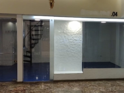 LOCAL COMERCIAL EN GALERIA PIAZZA - 40 M2